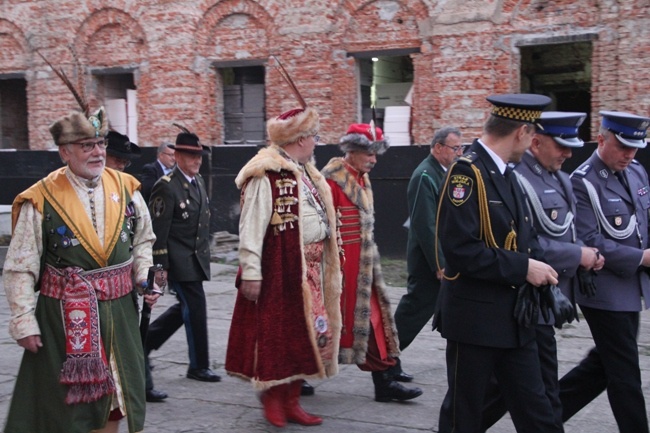 Msza św. i poświęcenie sztandaru