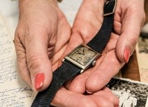 Zegarek ojca jest jedną z pamiątek przekazanych muzeum
