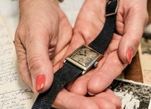 Zegarek ojca jest jedną z pamiątek przekazanych muzeum