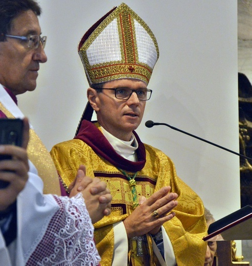 Sztandar i nowe imię dla ośrodka wychowawczego w Płońsku