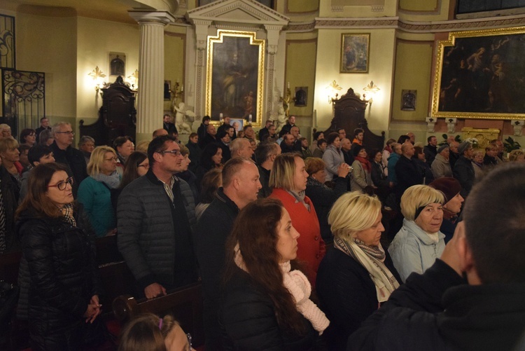 Koncert "Wolność krzyżami się mierzy" w Skierniewicach