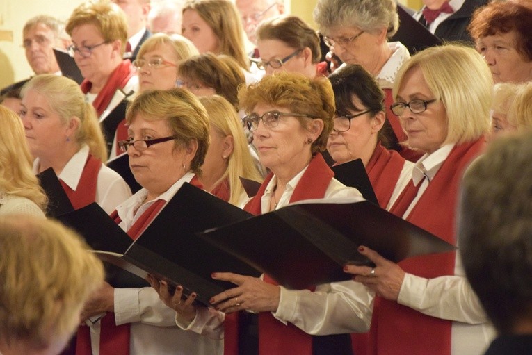 Koncert "Wolność krzyżami się mierzy" w Skierniewicach
