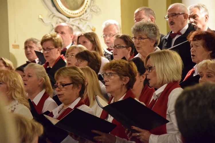 Koncert "Wolność krzyżami się mierzy" w Skierniewicach