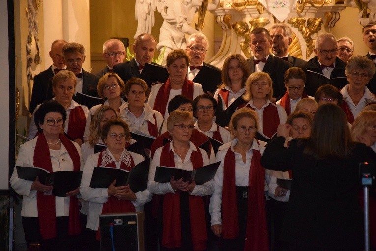 Koncert "Wolność krzyżami się mierzy" w Skierniewicach