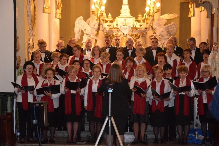 Koncert "Wolność krzyżami się mierzy" w Skierniewicach