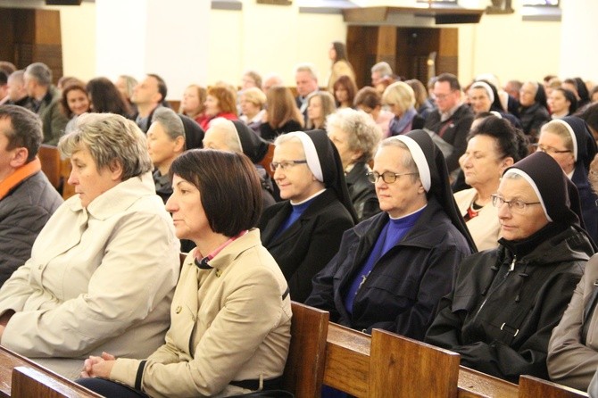 Pielgrzymka nauczycieli do tarnowskiej Fatimy