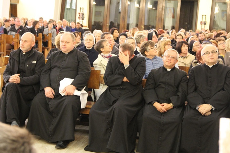 Pielgrzymka nauczycieli do tarnowskiej Fatimy