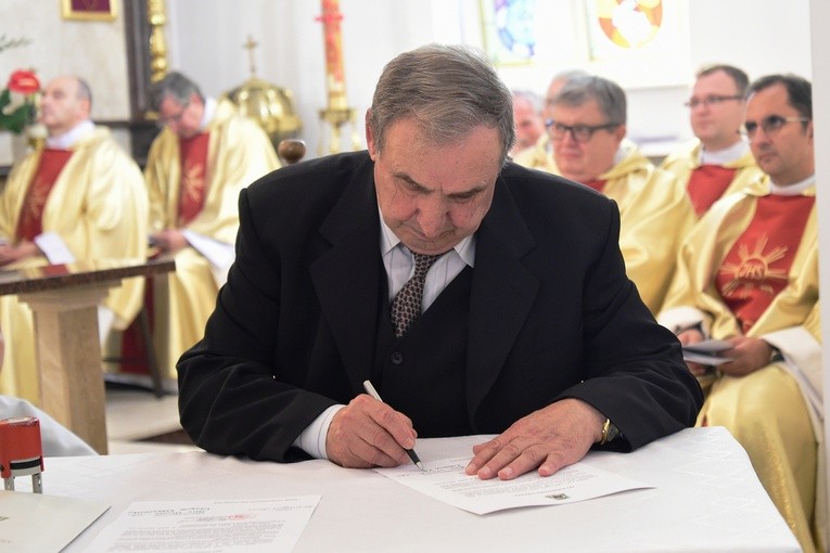 Poświęcenie kościoła pw. św. Faustyny Kowalskiej w Ostródzie