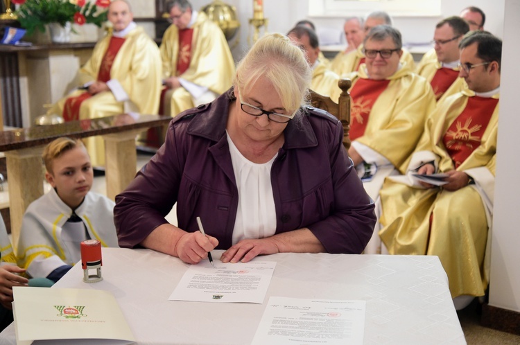 Poświęcenie kościoła pw. św. Faustyny Kowalskiej w Ostródzie