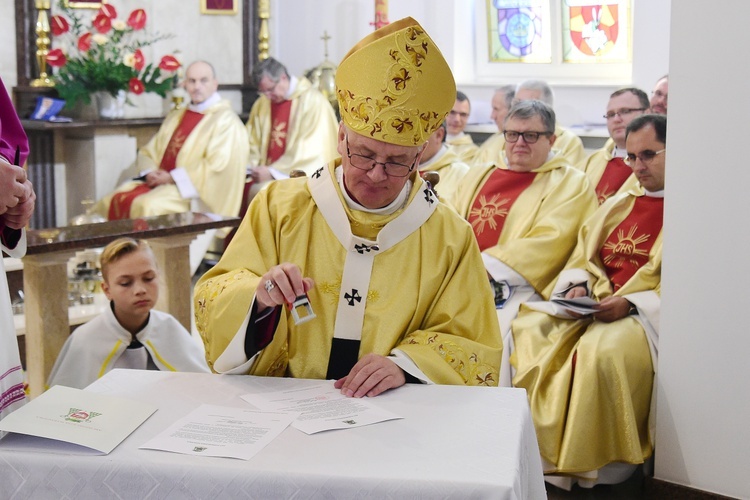 Poświęcenie kościoła pw. św. Faustyny Kowalskiej w Ostródzie