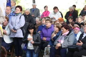 Różaniec łączy nas z Bogiem i ludźmi