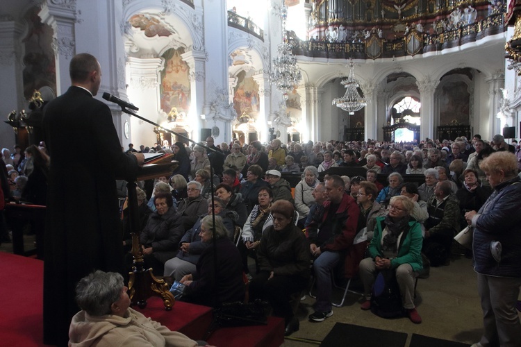 Żywy Różaniec u Matki