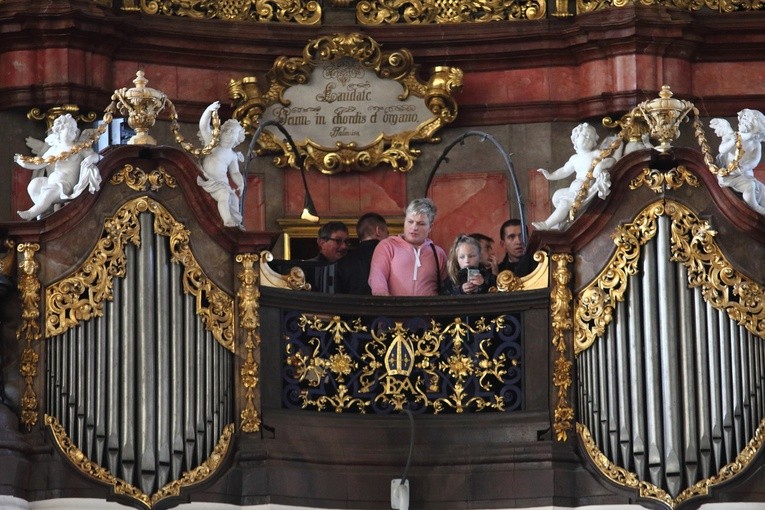 Żywy Różaniec u Matki