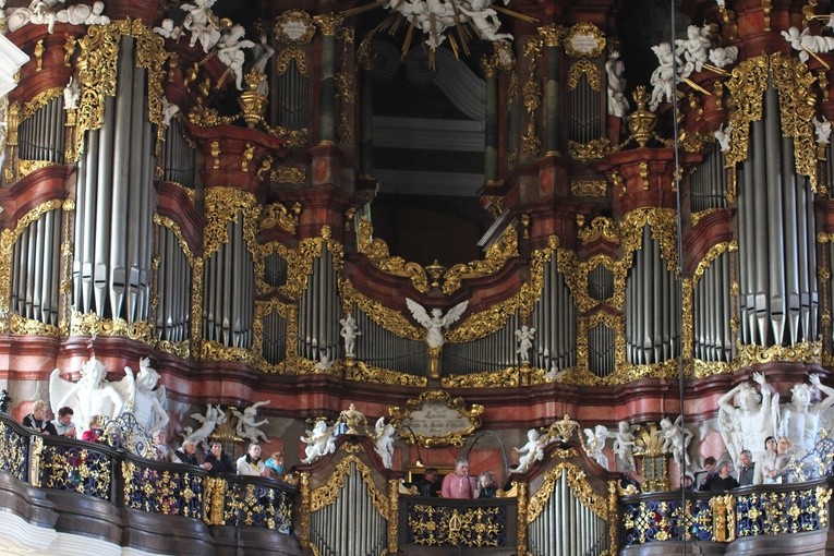 Żywy Różaniec u Matki