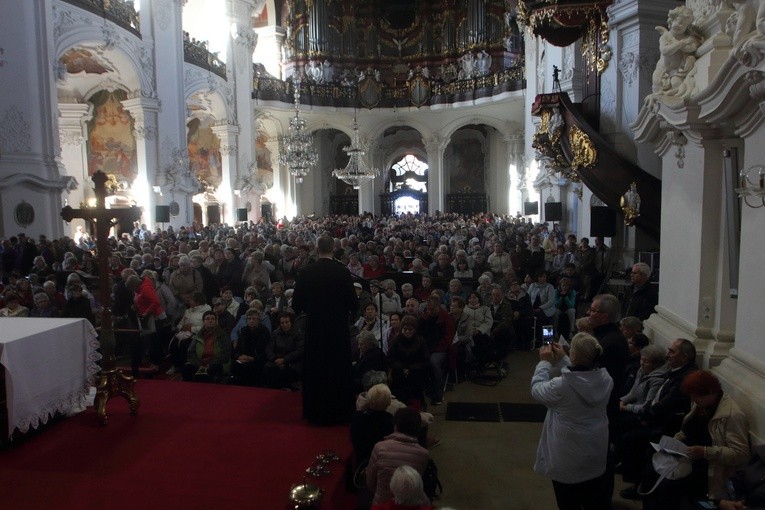 Żywy Różaniec u Matki