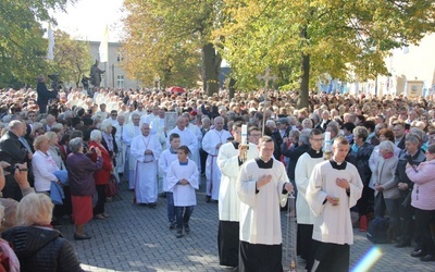 Pielgrzymka różańcowa do Rokitna