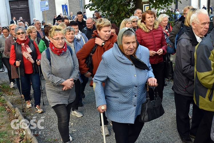 Pielgrzymka róż różańcowych do Barda Śląskiego