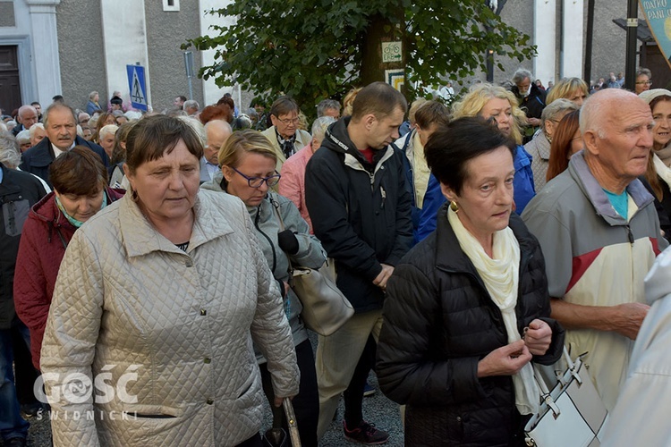 Pielgrzymka róż różańcowych do Barda Śląskiego