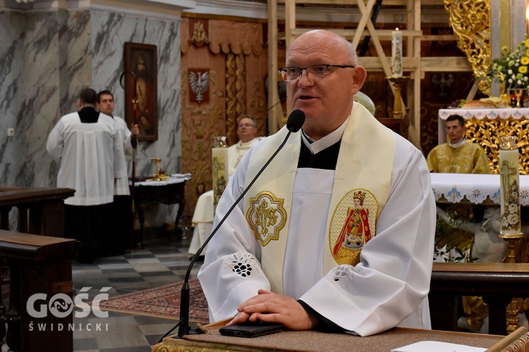 Pielgrzymka róż różańcowych do Barda Śląskiego