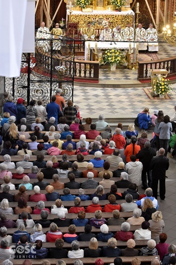 Pielgrzymka róż różańcowych do Barda Śląskiego