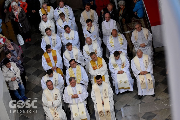 Pielgrzymka róż różańcowych do Barda Śląskiego