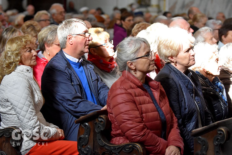 Pielgrzymka róż różańcowych do Barda Śląskiego