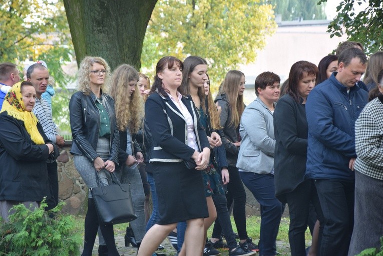 Procesja różańcowa w Wysokienicach