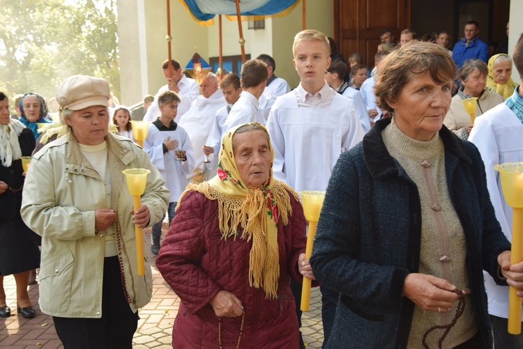 Procesja różańcowa w Wysokienicach