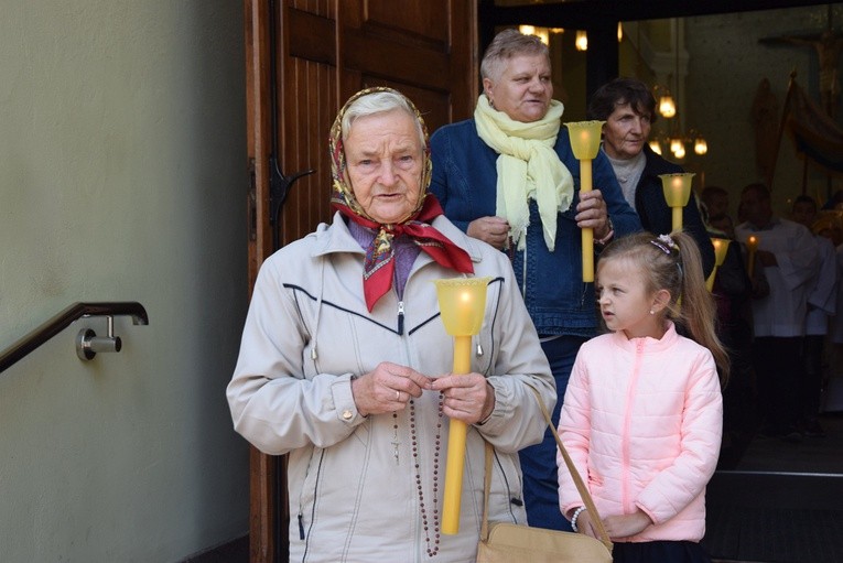 Procesja różańcowa w Wysokienicach