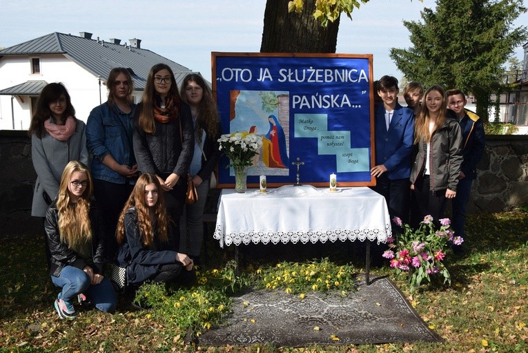 Procesja różańcowa w Wysokienicach