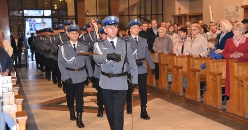 W uroczytości uczestniczyła Kompania Honorowa Samodzielnego Pododdziału Prewencji Policji z Płocka