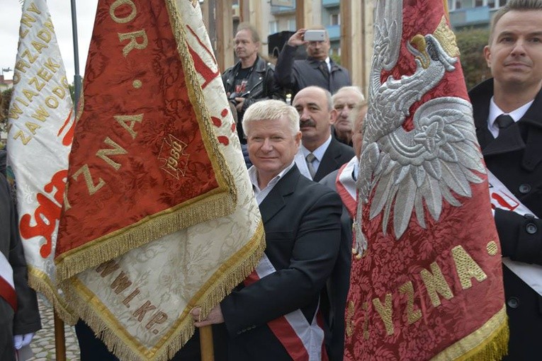 Pomnik śp. ks. prał. Witolda Andrzejewskiego odsłonięty