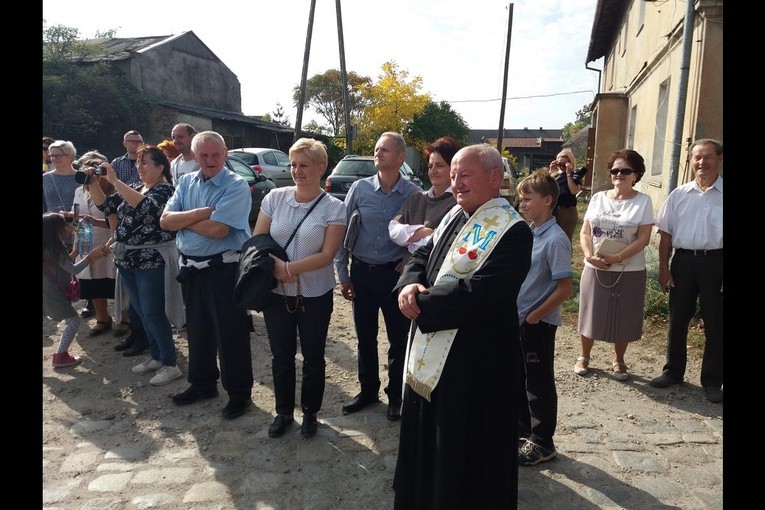 Z Chrząstawy Wielkiej do Nadolic Wielkich