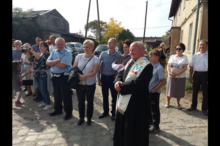 Z Chrząstawy Wielkiej do Nadolic Wielkich