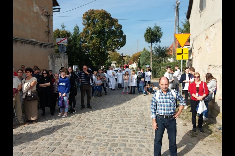 Z Chrząstawy Wielkiej do Nadolic Wielkich