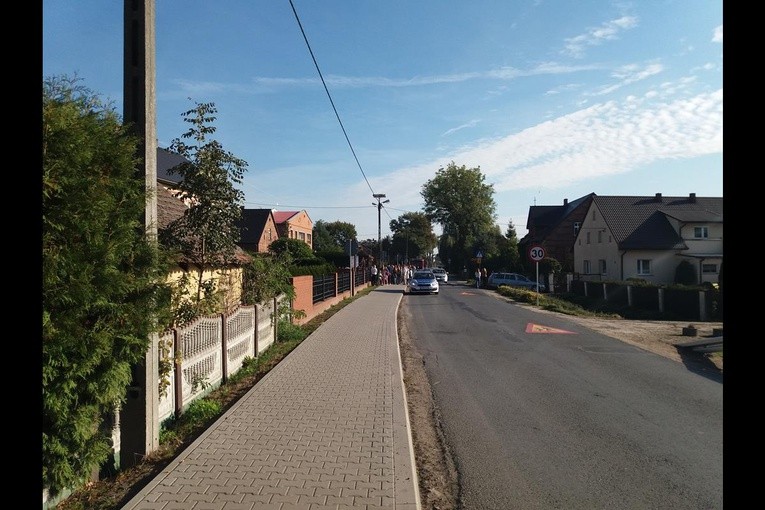 Z Chrząstawy Wielkiej do Nadolic Wielkich