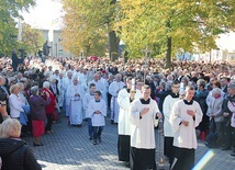 ▲	Do Rokitna na przyjechały wspólnoty różańcowe z całej diecezji.