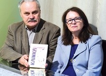 ▲	Aleksandra i Janusz Prucnalowie chcą wydać książkę ks. Tworkowskiego, z której dochód ma być przeznaczony na budowę pomnika Dziecka Utraconego.