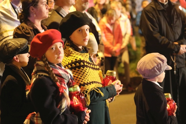 Różańcowa procesja w Czechowicach-Dziedzicach - 2018