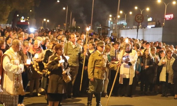 Tłum wiernych wziął udział w procesji