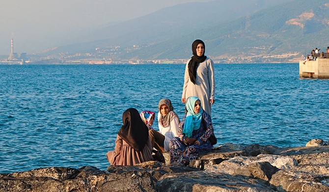 Tureckie wybrzeże to dziś miejsce koegzystencji mniejszości chrześcijańskiej  i dominującego islamu.