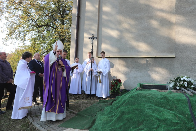 Pogrzeb ks. kan. Henryka Langforta w Lesznej Górnej