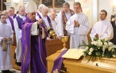 Pogrzeb ks. kan. Henryka Langforta w Lesznej Górnej