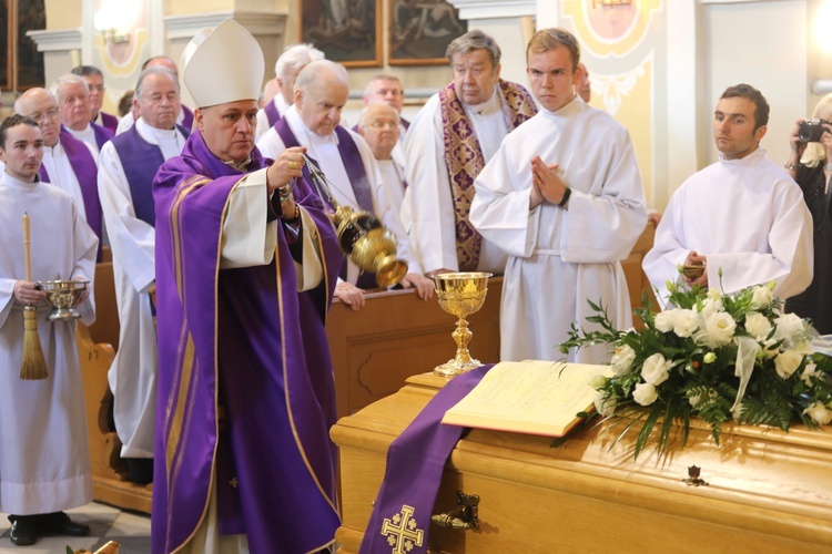 Pogrzeb ks. kan. Henryka Langforta w Lesznej Górnej