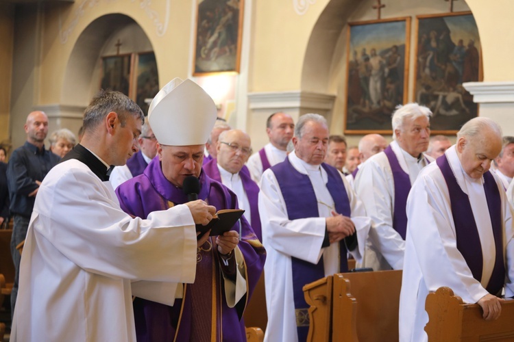 Pogrzeb ks. kan. Henryka Langforta w Lesznej Górnej