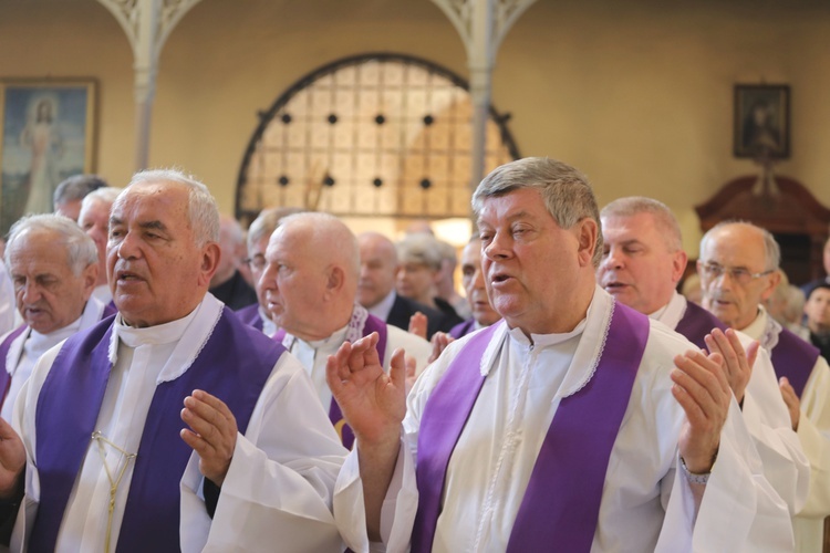 Pogrzeb ks. kan. Henryka Langforta w Lesznej Górnej