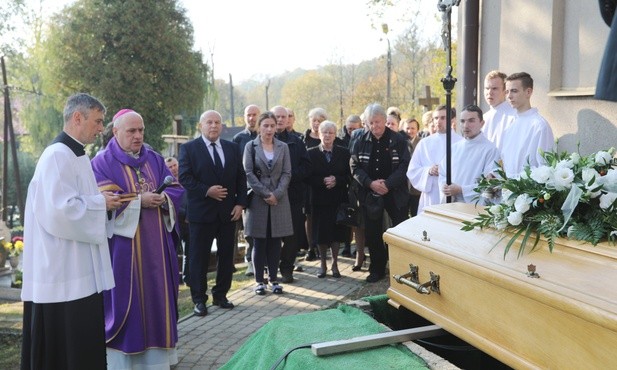 Pogrzebowej liturgii przewodniczył bp Piotr Greger
