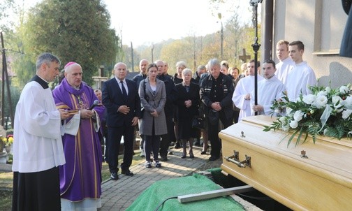 Pogrzebowej liturgii przewodniczył bp Piotr Greger