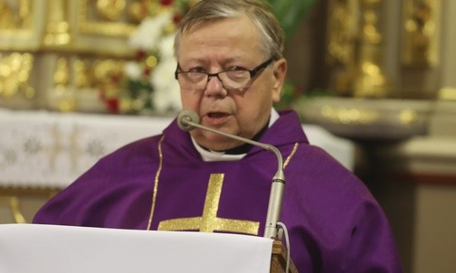 Homilię wygłosił ks. prał. Adam Drożdż, dziekan goleszowski