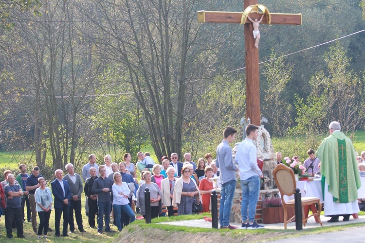 Odnowiony krzyż w Skrzyszowie